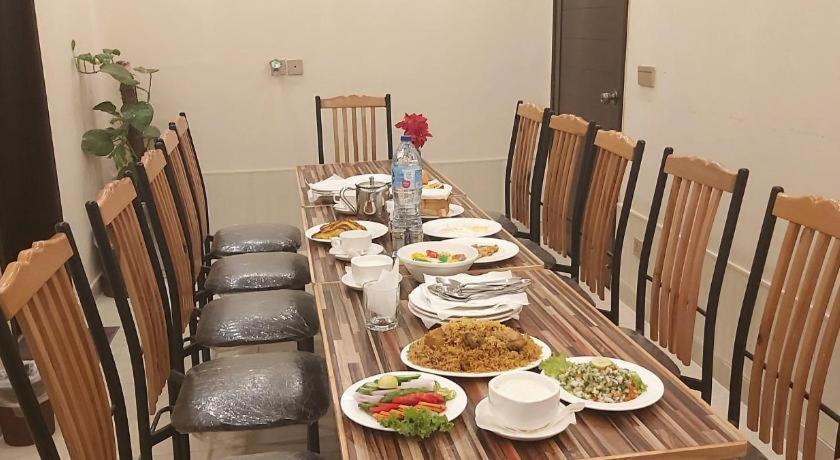 Hotel Mairona Gulberg Lahore Exterior photo