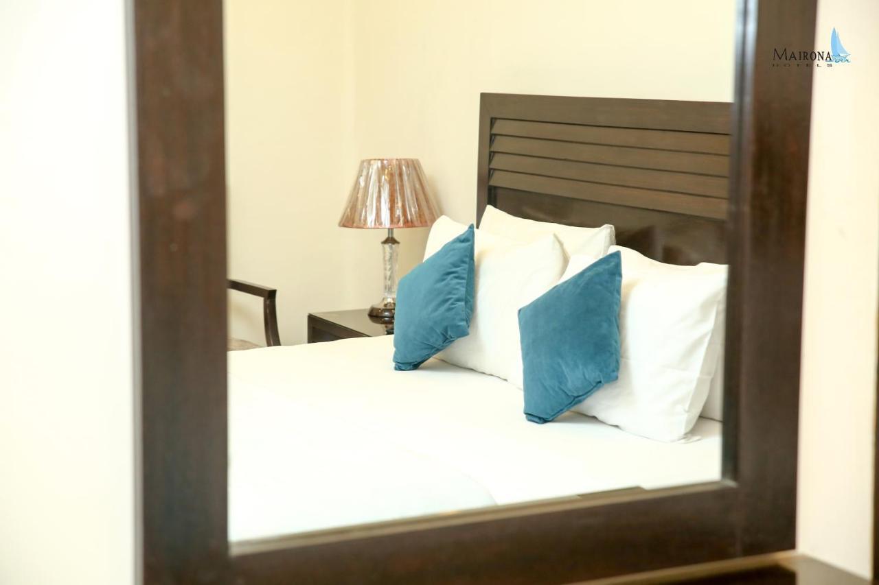 Hotel Mairona Gulberg Lahore Exterior photo