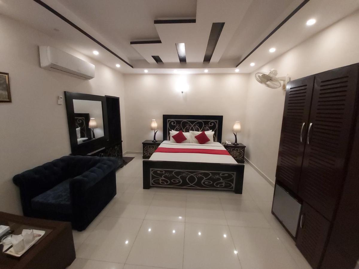 Hotel Mairona Gulberg Lahore Exterior photo